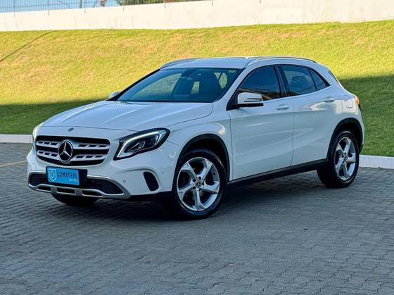MERCEDES-BENZ GLA 200 1.6 CGI FLEX ADVANCE 7G-DCT